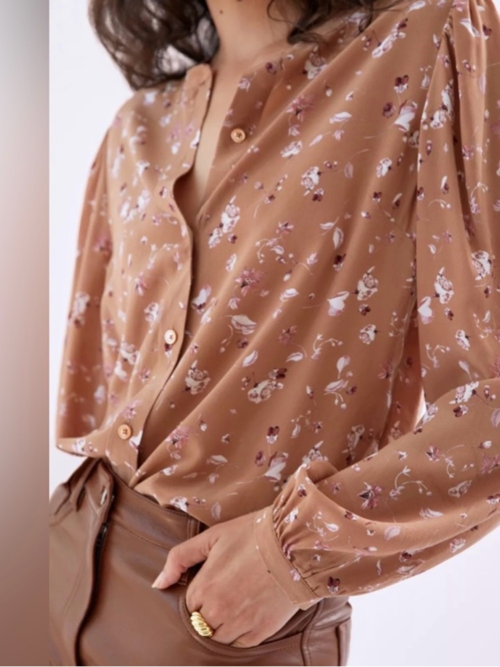 WILFRED Aritzia Sezane style
Naomi Silk Blouse
